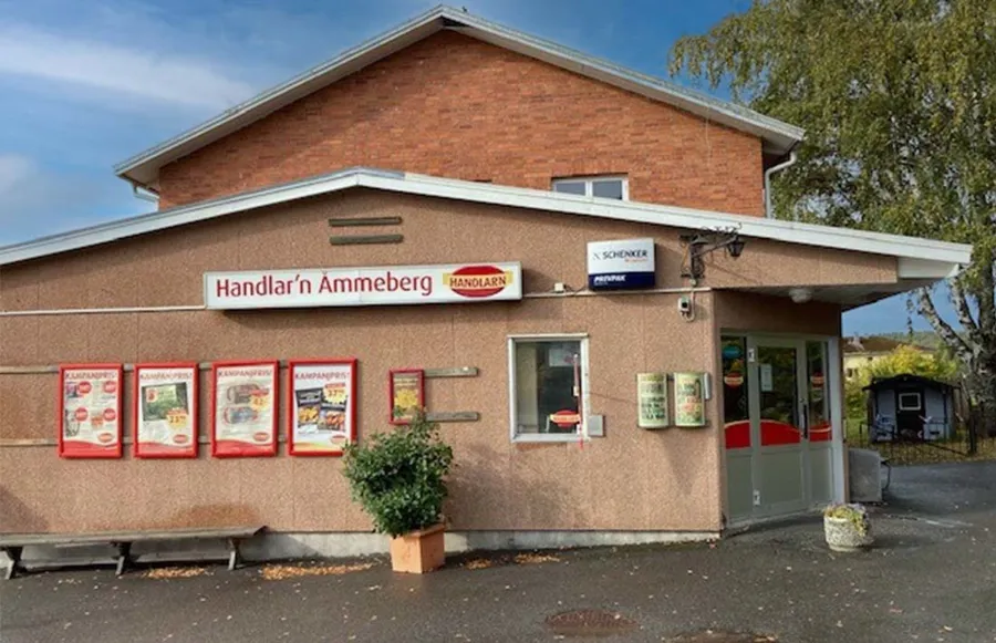 Interiörbild med butikspersonal
