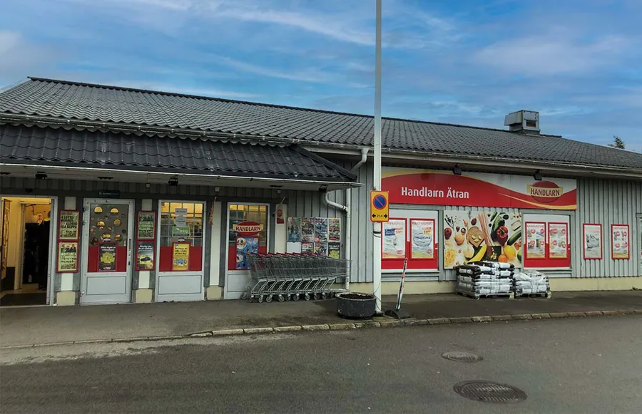 Interiörbild med butikspersonal